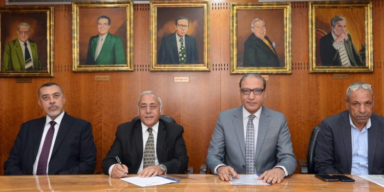 البنك الأهلي المصري ومؤسسة أخبار اليوم يوقعان عقد تأجير مخازن بمدينة السادس من أكتوبر