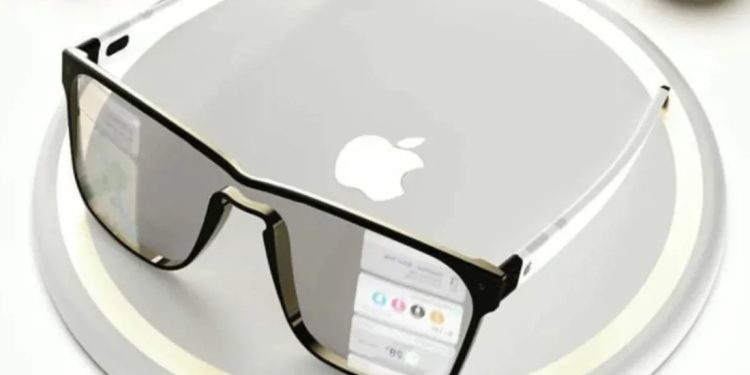 نظاراتها الذكية