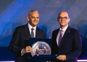 الدكتور محمد فريد، رئيس الهيئة العامة للرقابة المالية وعلاء الزهير رئيس اتحاد شركات التامين المصري