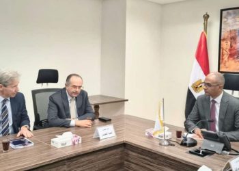 نائب وزير الإسكان يلتقي تحالف شركة المقاولون العرب مع إحدى الشركات العالمية المتخصصة في مجال تحلية مياه البحر