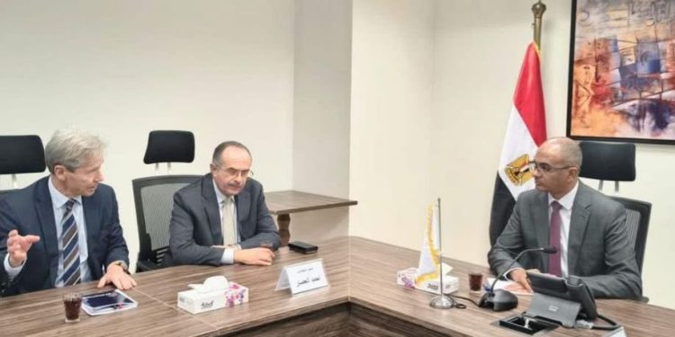 نائب وزير الإسكان يلتقي تحالف شركة المقاولون العرب مع إحدى الشركات العالمية المتخصصة في مجال تحلية مياه البحر