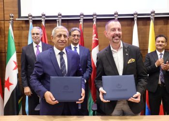رئيس الأكاديمية العربية يستقبل نـائب رئيس جامعة روين الأمريكية