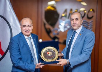 شركة أموك تُكَرِّم كفاءاتها المتميزة في حفل بهيج