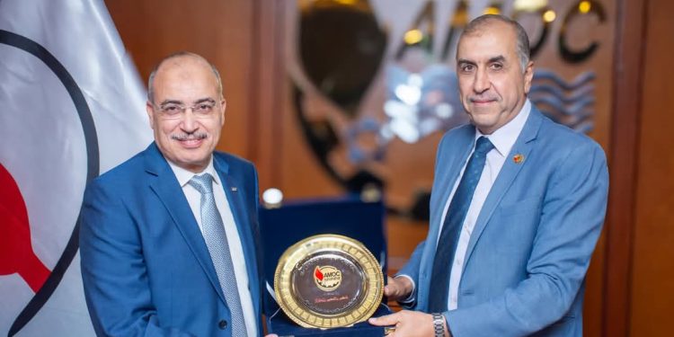 شركة أموك تُكَرِّم كفاءاتها المتميزة في حفل بهيج