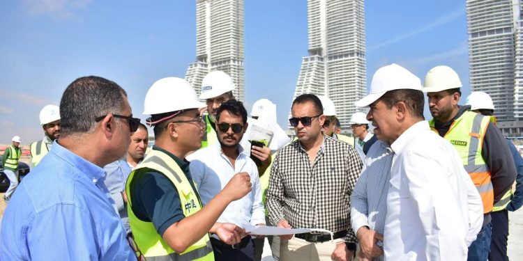رئيس جهاز مدينة العلمين الجديدة يتفقد مشروع بحيرات الداون تاون وكوبري تقاطع طريق C19