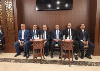 وزيرا العمل وقطاع الأعمال ورئيس نقابة البترول يؤدون واجب العزاء في وفاة حرم المستشار هشام لطفي وكيل أول وزارة البترول سابقًا