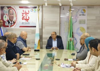 جولات ميدانية وزيارات مواقع العمل والتواصل مع العاملين.. السمة الأبرز في الأيام الأولى لرئيس القابضة لمياه الشرب والصرف الصحي
