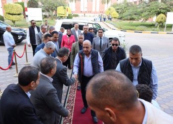 فى زيارة ميدانية.. وزير الكهرباء والطاقة المتجددة يتفقد محطة توليد كهرباء النوبارية بمحافظة البحيرة