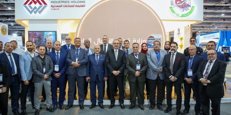 بالصور.. وزير قطاع الأعمال يتفقد جناحي الوزارة في معرض الصناعة والنقل الذكي للشرق الأوسط وأفريقيا 2025