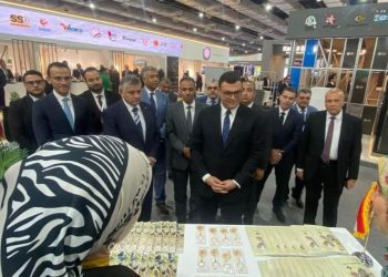 وزير الإسكان يتفقد جناح الوزارة بالمعرض والمؤتمر الدولي للنقل الذكي واللوجستيات والصناعة في دورته السادسة