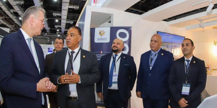 إيثيدكو تشارك فى جناح وزارة البترول بمؤتمر ومعرض وزارة الصناعة لتعميق التصنيع المحلى