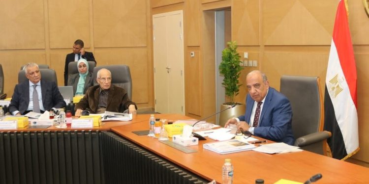 وزير الكهرباء يترأس عمومية القابضة لكهرباء مصر.. 17.78 مليار جنيه استثمارات جديدة