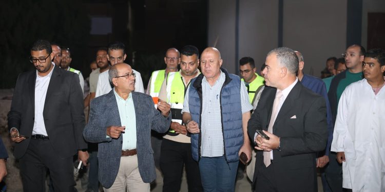 رئيس القابضة لمياه الشرب يتابع مشروعات “حياة كريمة” بالفيوم ويؤكد سرعة الانتهاء من توسعات المحطات ورفع كفاءة الأداء
