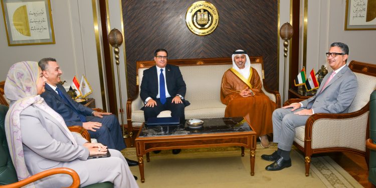 وزير التموين يستقبل السفير حمد الزعابي سفير دولة الامارات العربية المتحدة لبحث سبل التعاون المشترك بين مصر والإمارات