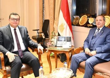 وزير الإسكان يستقبل محافظ بورسعيد لبحث استعدادت المحافظة للتعامل مع موسم الأمطار