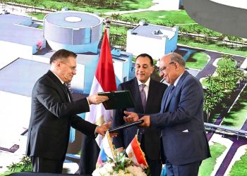 رئيس الوزراء يشهد توقيع أمر شراء الوقود النووي لمحطة الضبعة النووية واتفاقية البرنامج الشامل للتعاون مع شركة “روساتوم”