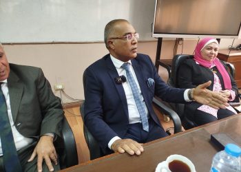 عباس صابر في ختام برنامج «لائحة شئون عاملين» بمنار مصر للبترول: حماية العامل تبدأ من الوعي بالقانون