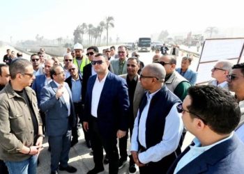 وزير الإسكان ومحافظ الفيوم يتفقدان مجمع محطات مياه الشرب بالعزب الجديدة ضمن المبادرة الرئاسية “حياه كريمة”
