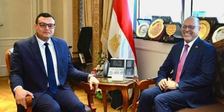 وزيرا الإسكان والعمل يبحثان تعزيز التعاون في عدد من الملفات المشتركة