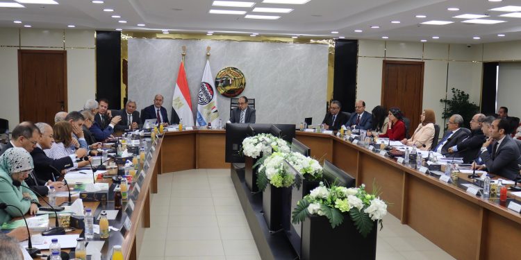وزير قطاع الأعمال يترأس الجمعية العامة للقابضة للأدوية لاعتماد نتائج أعمال العام المالي 2024-2025