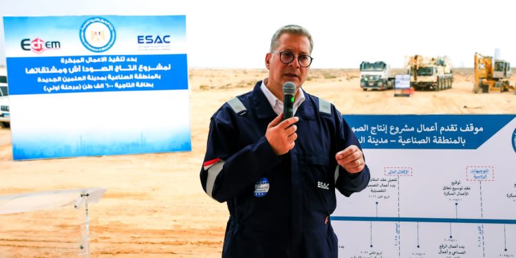 من موقع المشروع بالعلمين …وزير البترول يشهد الأعمال المبكرة لبدء تنفيذ مشروع الصودا آش