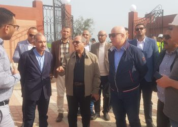 رئيس القابضة لمياه الشرب يتفقد مشروعات الصرف الصحي بكفر الشيخ