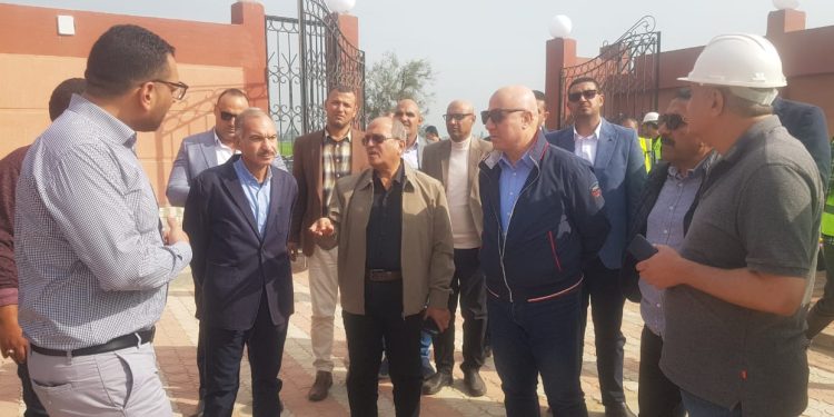 رئيس القابضة لمياه الشرب يتفقد مشروعات الصرف الصحي بكفر الشيخ