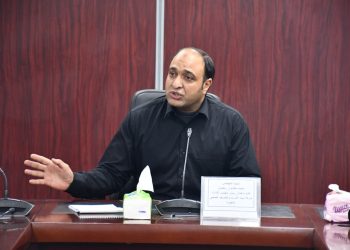 رئيس مياه الشرب بالجيزة يجتمع بالقطاع التجاري والمتابعة الميدانية