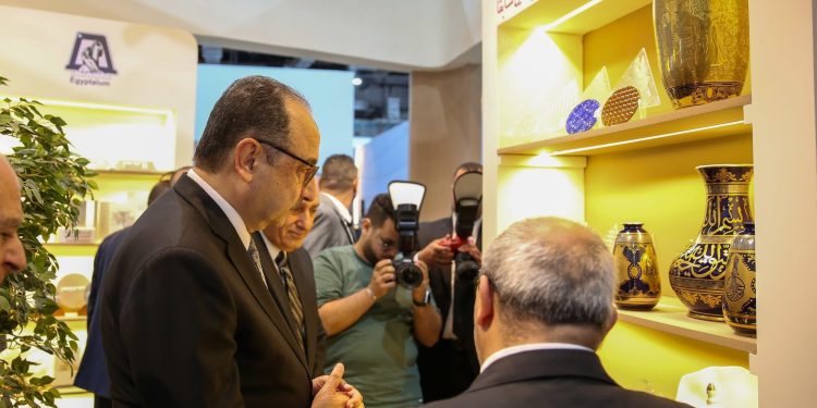 مشاركة قوية للشركة العامة لمنتجات الخزف والصيني في معرض ومؤتمر الصناعة والنقل الذكي للشرق الأوسط افريقيا2025