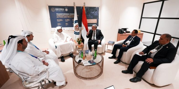 مصر ترسخ شراكتها مع “مبادلة” الإماراتية.. وزير البترول يبحث تسريع إنتاج الغاز وجذب استثمارات بمليارات الدولارات في “أديبك 2025”