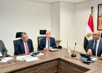 نائب وزير الإسكان يتابع موقف مشروعات برنامج خدمات الصرف الصحى المستدامة فى المناطق الريفية بالشرقية
