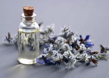 زيت عطري