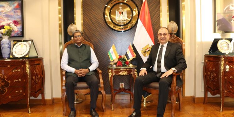 وزير قطاع الأعمال يستقبل سفير الهند بالقاهرة والرئيس التنفيذي لشركة الفنادق الهندية المحدودة لبحث تعزيز التعاون وفرص الاستثمار