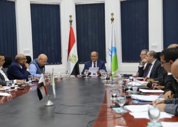 رئيس القابضة للمياه يعقد اجتماعًا موسعًا مع قيادات الشركة القابضة لوضع الخطط ومتابعة تنفيذ الأعمال لتقديم خدمات متميزة للمواطنين