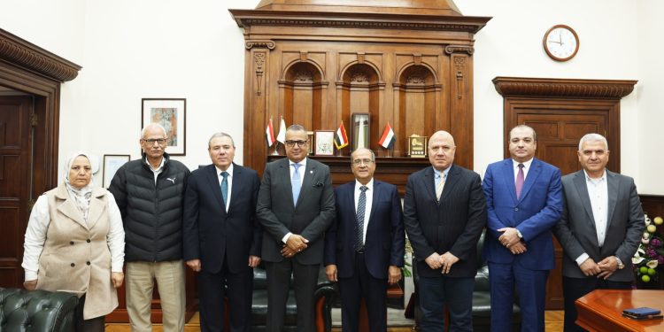 القابضة لمياه الشرب تبحث مع محافظ جنوب سيناء خطة تطوير محطة دهب ورفع كفاءة شبكات الصرف الصحي