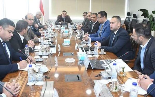 وزير الإسكان يتابع موقف مشروعات مارينا ومدينة العلمين الجديدة