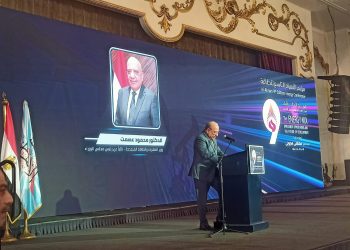 الدكتور محمود عصمت: الطاقة الكهربائية ركيزة أساسية للتنمية المستدامة ومشروعات التنمية الزراعية والصناعية والعمرانية