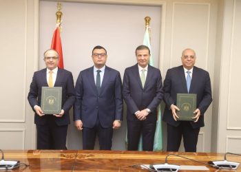 وزيرا الزراعة والإسكان يشهدان توقيع عقد اتفاق بين بحوث الصحراء و “المقاولون العرب” لإعادة تأهيل محطة الشيخ زويد
