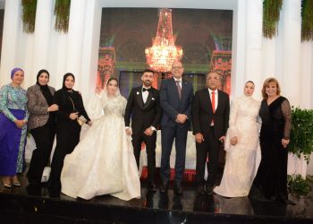 نقيب البترول يحتفل بزفاف كريمته بحضور وزير العمل وقيادات إتحاد عمال مصر وقطاع البترول والإعلاميين.