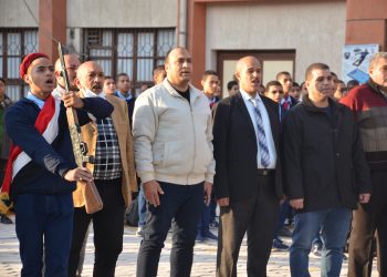 رئيس مياه الشرب بالجيزة يتفقد المدرسة الثانوية الفنية لمياه الشرب والصرف الصحي