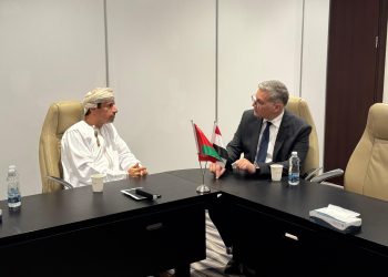 وزير البترول يبحث مع نظيره العمانى زيادة حجم اعمال الشركات المصرية في السوق العمانية