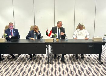 وزير البترول يبحث مع اوكيو العمانية مساهمة بتروجت في تنفيذ مشروع نقل الغاز الطبيعي بسلطنة عُمان بقيمة 273 مليون دولار