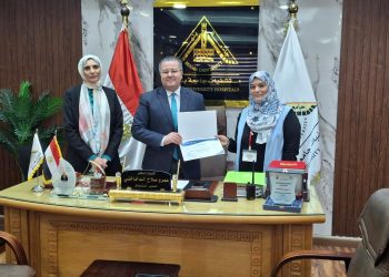 تكريم الدكتورة أسماء نجاح عبد الرازق سالم من هيئة التمريض بمستشفيات جامعة بنها