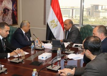 وزير الكهرباء يستقبل اعضاء لجنة الطاقة والبيئة والقوى العاملة بمجلس الشيوخ لبحث جهود الوزارة فى استقرار التغذية