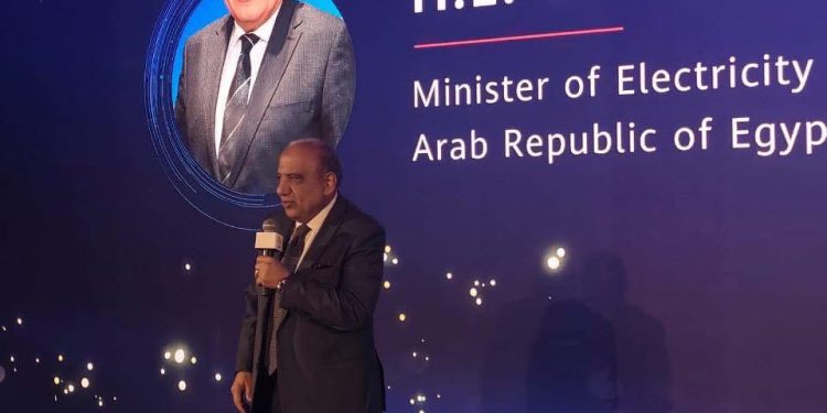 وزير الكهرباء: الاستفادة من التقنيات المتقدمة والشراكات الدولية لدمج مصادر الطاقة المتجددة وضمان أمن الطاقة