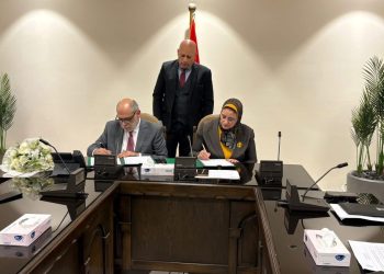 الشركة المصرية لنقل الكهرباء توقع عقدا جديد لدعم الشبكة القومية الموحدة وتغذية مشروعات تنمية شرق بورسعيد
