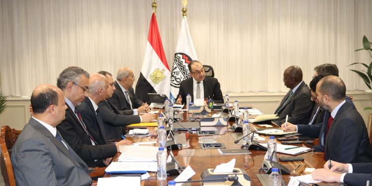 وزير قطاع الأعمال يستقبل وفدا رفيع المستوى من مجموعة البنك الدولي لبحث تعزيز التعاون المشترك