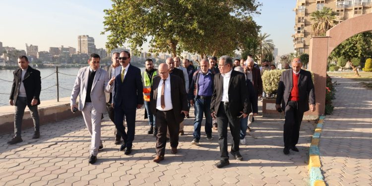 رئيس شركة مياه القاهرة يتفقد محطة مياه الروضة لمتابعة خطط الصيانة والعمرات الدورية