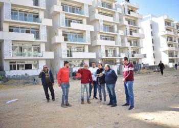 مساعد نائب رئيس الهيئة لقطاع التنمية والإنشاءات يتابع أعمال التنفيذ بمشروعات العلمين الجديدة