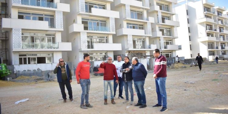 مساعد نائب رئيس الهيئة لقطاع التنمية والإنشاءات يتابع أعمال التنفيذ بمشروعات العلمين الجديدة